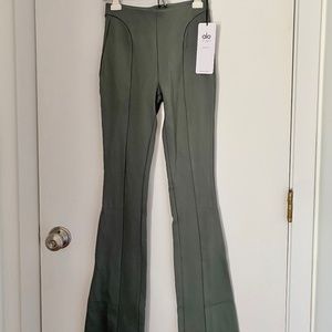 NWT Alo High-waist Zip It Flare Leggings